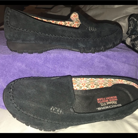 skechers relaxed fit memory foam slip on